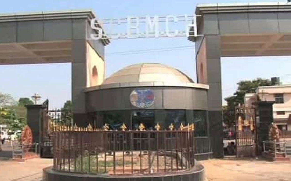 SCB ପ୍ରଶାସନରେ ବଡ଼ ଅଦଳବଦଳ: ପ୍ରତିଭା ପଣ୍ଡା ହେଲେ ନୂଆ ଡିନ୍, ଜ୍ୟୋତିଷ ଚନ୍ଦ୍ରଙ୍କୁ ମିଳିଲା ଅଧୀକ୍ଷକ ଦାୟିତ୍ୱ