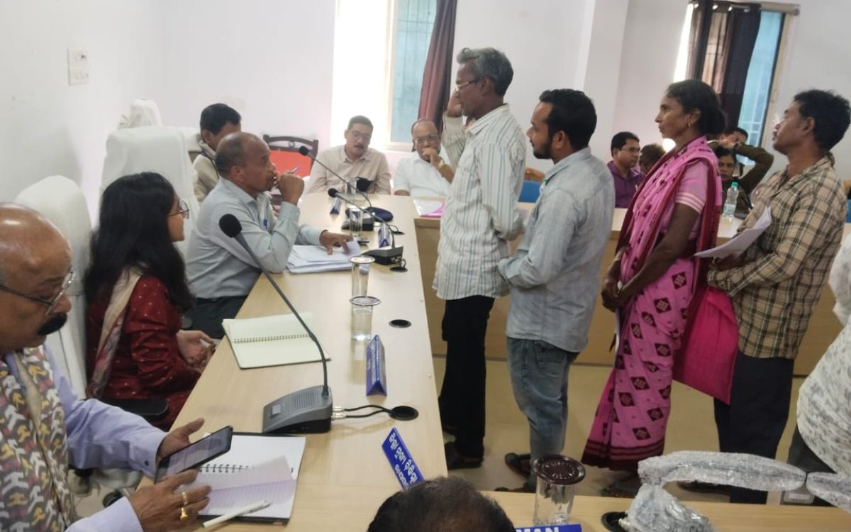 ଚନ୍ଦ୍ରପୁର ବ୍ଲକ ସଦର ମହକୁମା ଠାରେ  ଯୁଗ୍ମ ଅଭିଯୋଗ ଶୁଣାଣି ଅନୁଷ୍ଠିତ