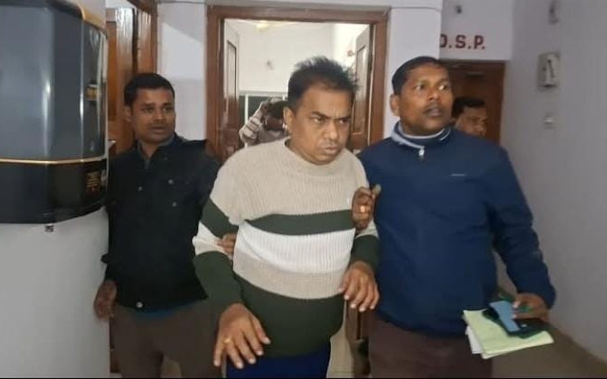 ଜମି ମାଲିକଙ୍କ ଠାରୁ ୩୦ ହଜାର ଟଙ୍କା ଲାଞ୍ଚ ନେଉଥିବା ବେଳେ ଧରାପଡିଲେ ବିଂଝାରପୁର ତହସିଲର ଭାର ପ୍ରାପ୍ତ ତହସିଲଦାର