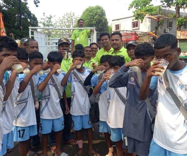 ଢେଙ୍କାନାଳ ଜିଲ୍ଲା ବନ୍ଧୁକ ଧାରୀ କଲ୍ୟାଣ ସଙ୍ଘ ପକ୍ଷରୁ ଦହି ସର୍ବତ ବଣ୍ଟନ