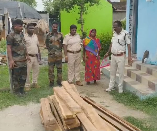 ବନ୍ତଳା ରେଞ୍ଜର କଞ୍ଜା ସେକ୍ସନ ଅନ୍ତର୍ଗତ ମହିଧରପୁର ବିଟ୍‌ର ସେରେନାବେଡା ଗ୍ରାମରେ ନିୟମିତ ପାଟ୍ରୋଲିଂ ସମୟରେ ଶାଗୁଆନ କାଠ ଜବତ