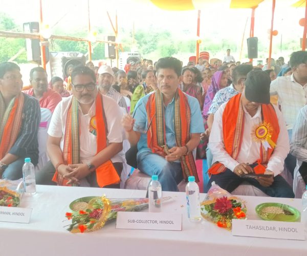 ନୂଆପାଟଣା ଉଚ୍ଚ ପ୍ରାଥମିକ ବିଦ୍ୟାଳୟଠାରେ ଗୋଦାବରୀଶ ମିଶ୍ର ଆଦର୍ଶ ବିଦ୍ୟାଳୟର ଭିତ୍ତି ପ୍ରସ୍ତର ସ୍ଥାପନ