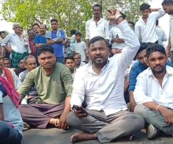 ଜୁନାଗଡ଼ରେ ଧାନ ଉଠାଣ ଦାବିକୁ ନେଇ ଜାତୀୟ ରାଜପଥ ଅବରୋଧ କଲେ ଚାଷୀ