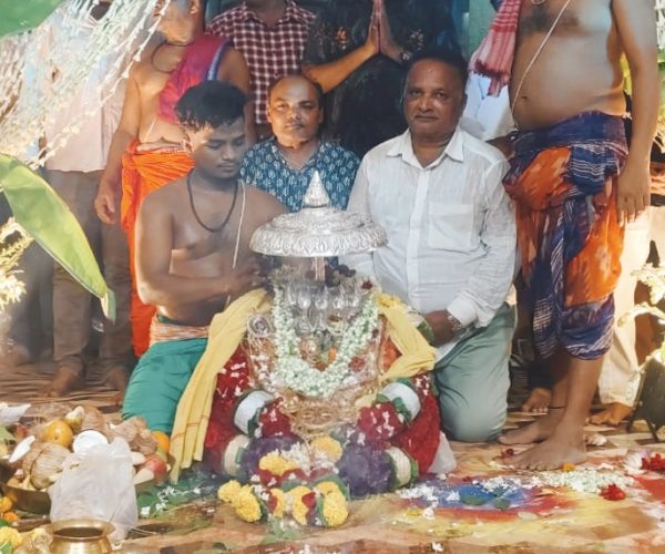 ନୀଳକଣ୍ଠେଶ୍ୱର ମନ୍ଦିରରେ ପବିତ୍ର ଶୀତଳଷଷ୍ଠୀ ଯାତ୍ରା ମହାଆଡମ୍ବରରେ ଅନୁଷ୍ଠିତ ହୋଇଯାଇଛି