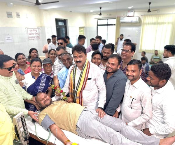 ଧର୍ମେନ୍ଦ୍ର ପ୍ରଧାନଙ୍କ ଜନ୍ମଦିନରେ ରକ୍ତଦାନ ଶିବିର, ସଂଗୃହୀତ ହେଲା ୧୦୦ ୟୁନିଟ୍ ରକ୍ତ