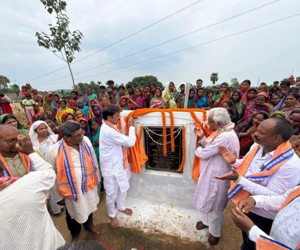 କାବୁଲିପାଳରେ ୧୧.୦୪ କୋଟି ଟଙ୍କାର ଦୁଇଟି ସଡ଼କ ପ୍ରକଳ୍ପର ଶିଳାନ୍ୟାସ