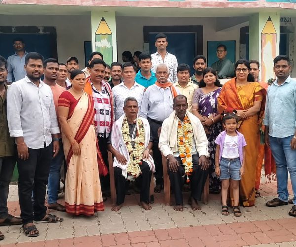 ଦିବ୍ୟ ଜୀବନ ହାଇସ୍କୁଲରେ ପ୍ରଧାନଶିକ୍ଷକ ଓ କର୍ମଚାରୀଙ୍କୁ ବିଦାୟକାଳୀନ ସମ୍ବର୍ଦ୍ଧନା
