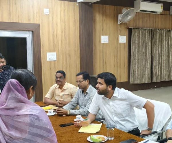 ପାଲଲହଡ଼ାରେ ଜନ ଅଭିଯୋଗ ଶିବିର: ୫୪ ଅଭିଯୋଗ ଉପରେ ଶୁଣାଣି, ୩ ହିତାଧିକାରୀଙ୍କୁ ମିଳିଲା ରେଡକ୍ରସ ସହାୟତା