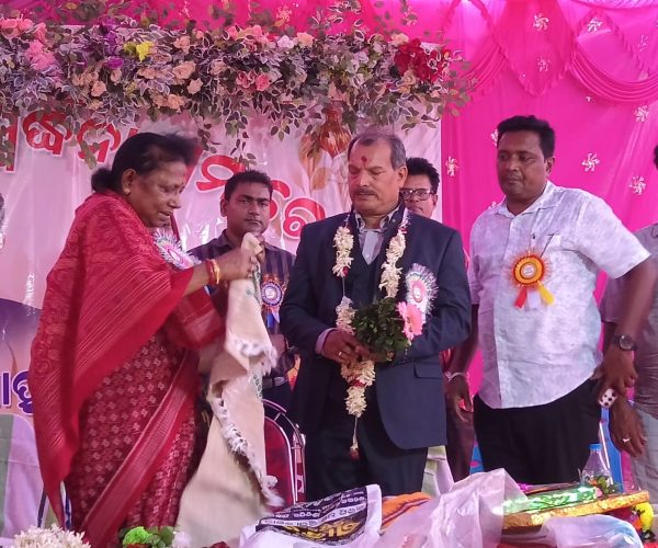 ପ୍ରଧାନଶିକ୍ଷକଙ୍କ ଅବସରକାଳୀନ ସମ୍ବର୍ଦ୍ଧନା ସଭା ଅନୁଷ୍ଠିତ