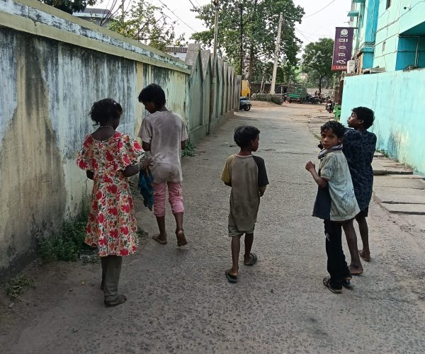 ତାଳଚେରରେ ଗଣ୍ଡାଗଣ୍ଡା ଶିଶୁ ଭିକ୍ଷୁକ