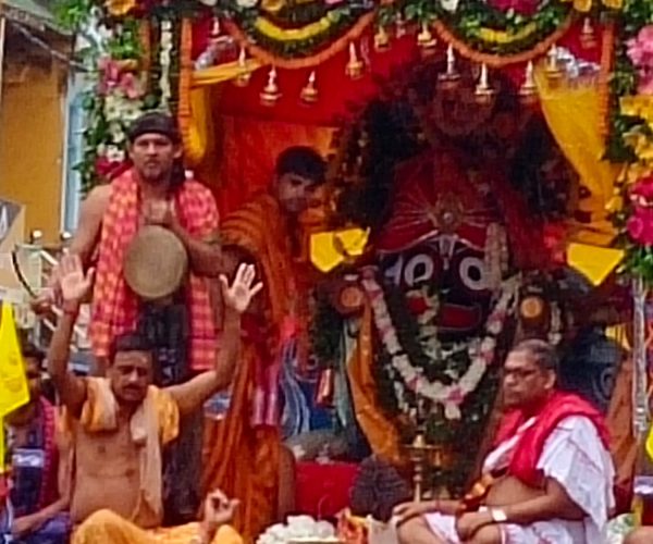 ବିପୁଳ ଉତ୍ସାହ ଓ ଉଦ୍ଦୀପନା ସହ ବାଲିଗୁଡାରେ ରଥଯାତ୍ରା ଅନୁଷ୍ଠିତ : ସୁଭଦ୍ରା ରଥ କୁ ଟାଣିଲେ ମହିଳା ଶ୍ରଦ୍ଧାଳୁ