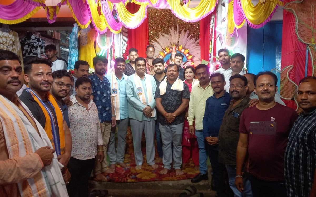 ଗୋଲ୍ଡ ଷ୍ଟାର କ୍ଲବ୍ ପକ୍ଷରୁ ୩୯ ତମ ବିଶ୍ବକର୍ମା ପୂଜା ପରିଦର୍ଶନ କଲେ ପୂର୍ବତନ ବିଧାୟକ