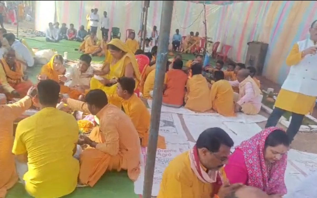 ନବ ନିର୍ମିତ ଗୃହ ପ୍ରବେଶ ଉପଲକ୍ଷେ ପଞ୍ଚ କୁଣ୍ଡୀୟ ଗାୟତ୍ରୀ ମହାଯଜ୍ଞ ଅନୁଷ୍ଠିତ