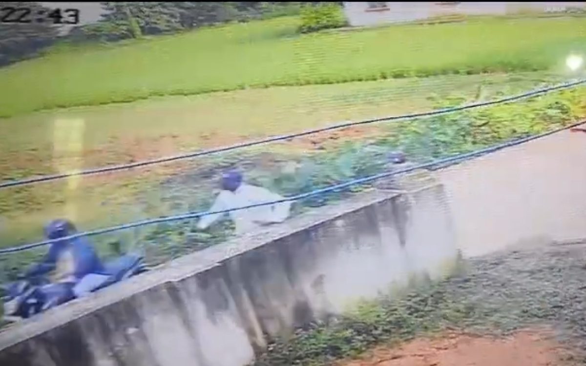 ଦିବା ଲୋକ ରେ ମହିଳାଙ୍କ ବେକରୁ ଲୁଟିନେଲେ ସୂନା ଚେନ ଦୁର୍ବୁତ୍ତ