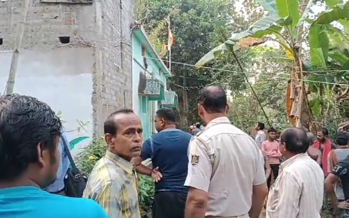 ବାପ, ମା, ଭଉଣୀ ଙ୍କୁ ମାରି ଅଭିଯୁକ୍ତ ର ଜଗତସିଂହପୁର ଥାନାରେ ଆତ୍ମ ସମର୍ପଣ