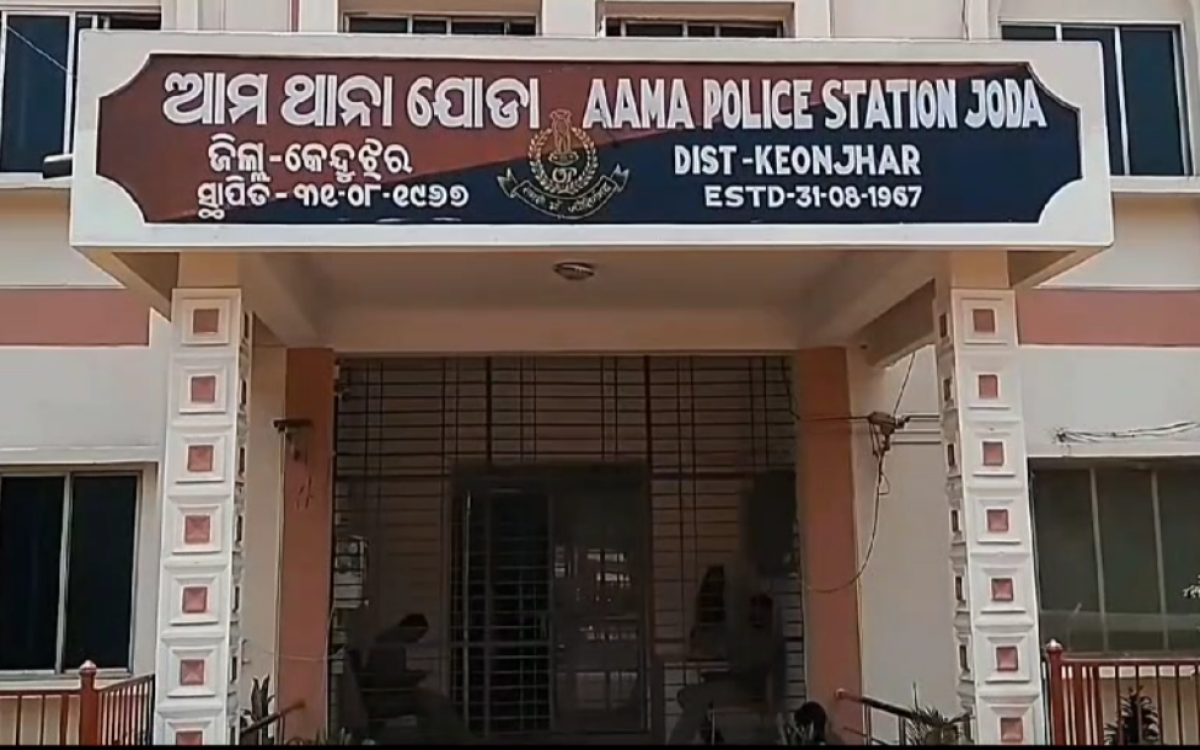 ଟ୍ରଲରକୁ ପଛପଟୁ ଧକ୍କାଦେଲା ମୋଟର ସାଇକେଲ, ତିନି ମୃତ