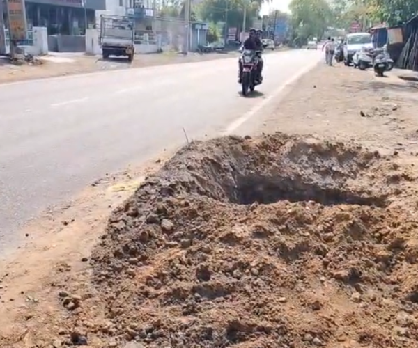 ଠିକା ସଂସ୍ଥାର ଅବହେଳା, ବିପଦରେ ସାଧାରଣ ଲୋକଙ୍କ ଜୀବନମରଣଯନ୍ତା ପାଲଟିଛି ନାଲକୋ –ଅନୁଗୋଳ ଦେଇ ଯାଇଥିବା ଜାତୀୟ ରାଜପଥ