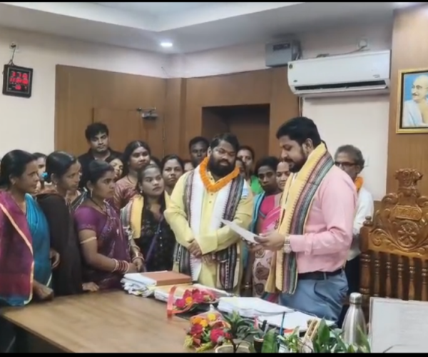ସେଣ୍ଟ୍ରାଲ ମେଡିକାଲର ଶ୍ରମିକ ମାନଙ୍କ ବିଭିନ୍ନ ସମସ୍ୟା ନେଇ ଦାବି ପତ୍ର