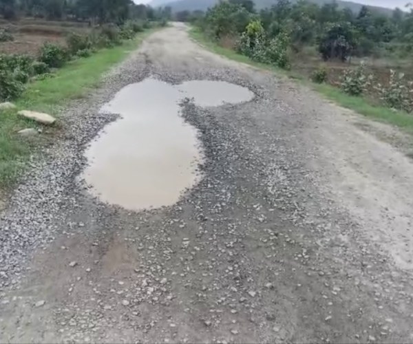 ବୈଜଳ ପୁର ରୁ ସୁକ୍ନିମୁଣ୍ଡା ରାସ୍ତା ବିପଦ ସମ୍ମୁଖୀନ ଥିବାରୁ, ସାଧାରଣ ଲୋକଙ୍କ ଅଭିଯୋଗ