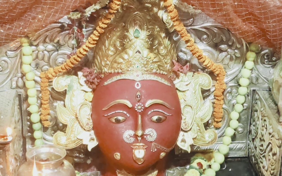 ସୁନାବେଶରେ ଝଲସୁଛନ୍ତି ମାଁ ମଝିଘରିଆଣୀ