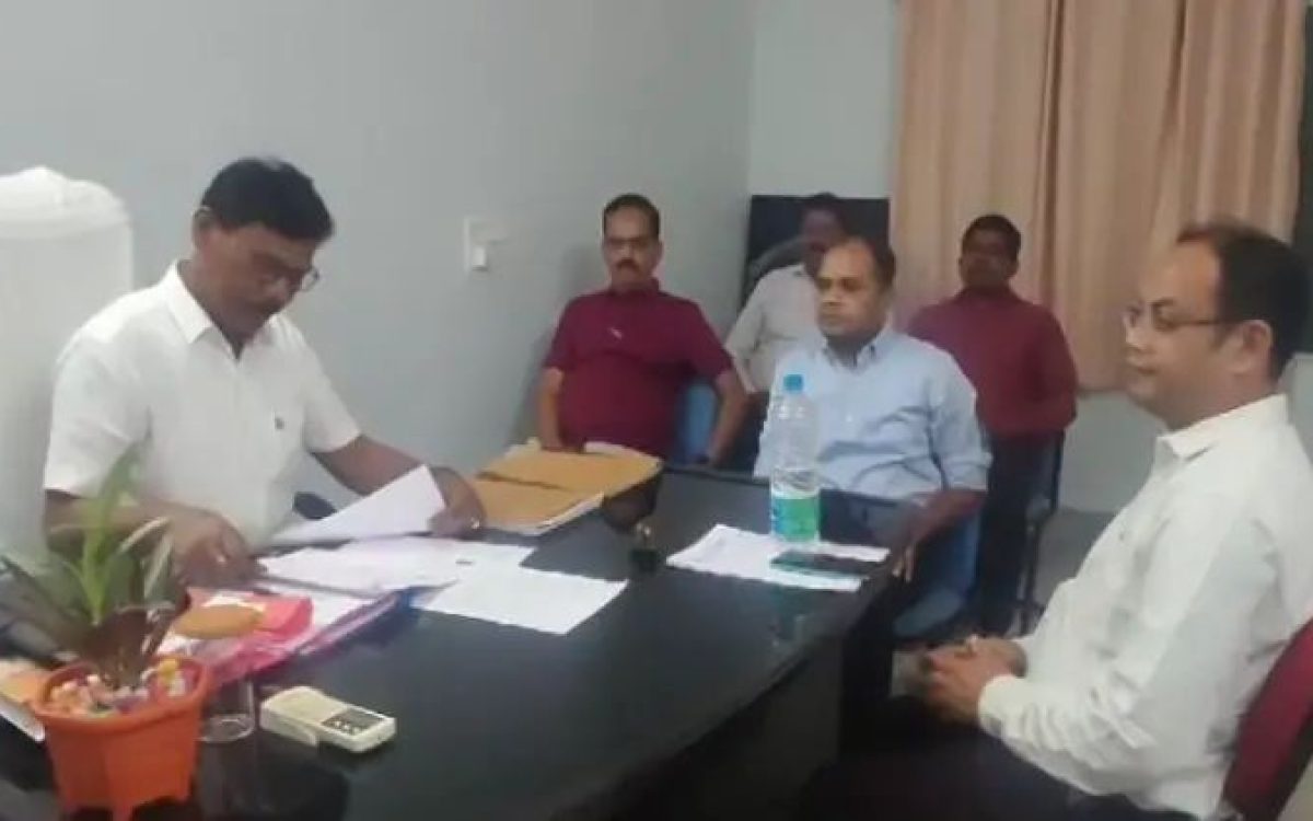 ବିଜେପି ସଭାପତିଙ୍କ ଦୁର୍ବ୍ୟବହାର ପ୍ରତିବାଦରେ ଓଏଏସ ଆସୋସିଏସନ୍ ପକ୍ଷରୁ ଥାନାରେ ଏତଲା