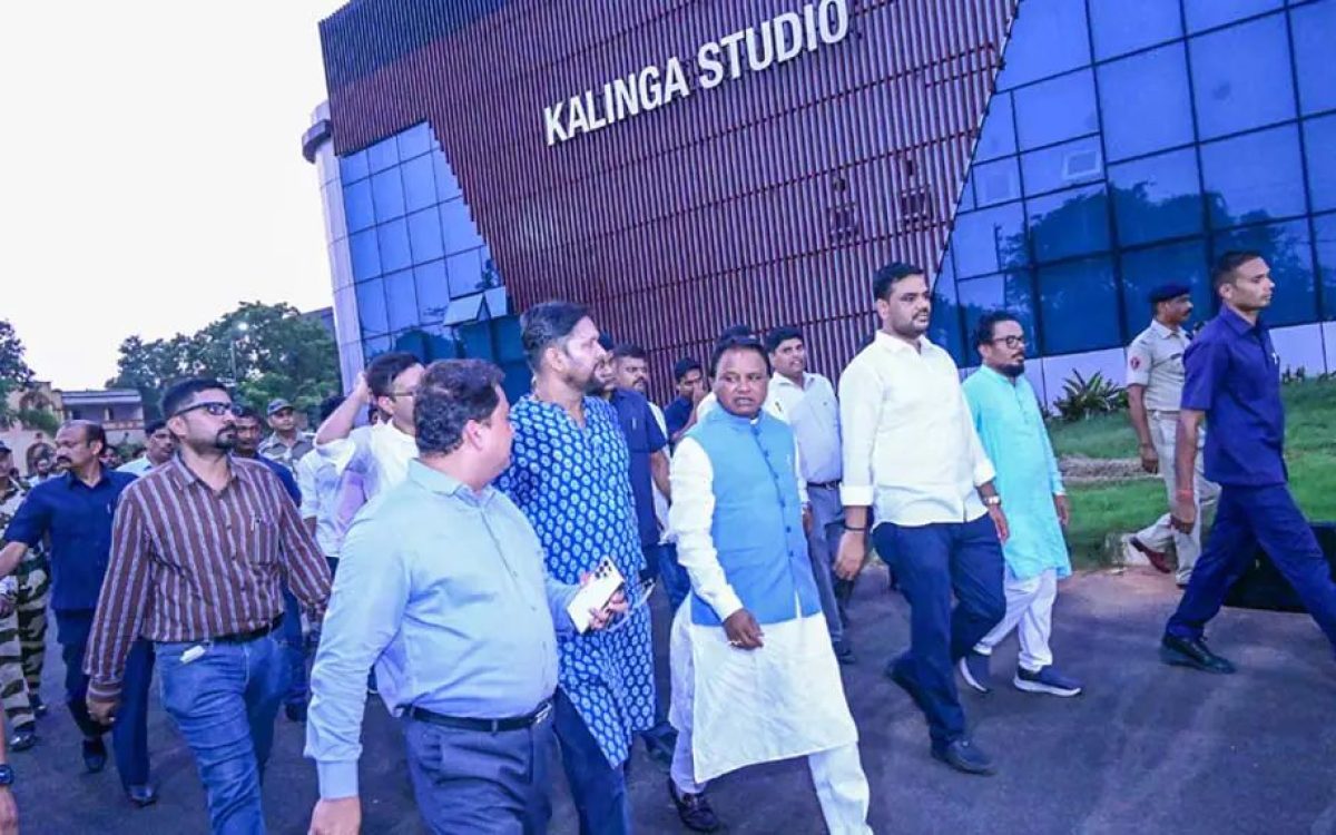 କଳିଙ୍ଗ ଷ୍ଟୁଡ଼ିଓ ହେବ ଅତ୍ୟାଧୁନିକ ସ୍ୱୟଂ ସମ୍ପୂର୍ଣ୍ଣ ଷ୍ଟୁଡ଼ିଓ: ଡିପିଆର୍‌ ପ୍ରସ୍ତୁତ କରିବା ପାଇଁ ମୁଖ୍ୟମନ୍ତ୍ରୀ ଦେଲେ ନିର୍ଦ୍ଦେଶ
