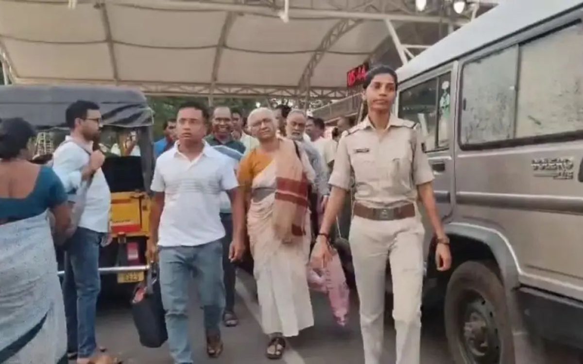 ବିଶିଷ୍ଟ ପରିବେଶବିତ୍‌ ମେଧା ପାଟେକର ଅଟକ; ରେଲୱେ ଷ୍ଟେସନ୍‌ରୁ ପୋଲିସ ଉଠାଇ ନେଇଥିବା ସୂଚନା