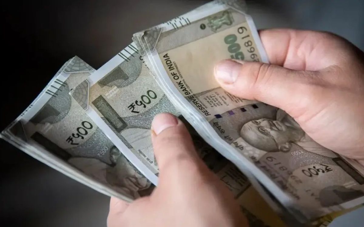 ୧୦ ଶିକ୍ଷକଙ୍କ ଦରମା ବନ୍ଦ ସହ କାରଣ ଦର୍ଶାଅ ନୋଟିସ୍