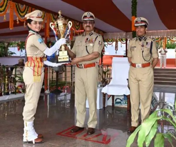 ୯ ମ ବ୍ୟାଚ ଡିଏସପି ପ୍ରୋବେସନରଙ୍କ ଦୀକ୍ଷାନ୍ତ ସମାରୋହ ଯୋଗଦେଲେ ଡିଜିପି