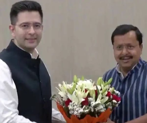 ବିଜେପିରେ ମିଶିଲେ ରାଘବ ଚଢ଼ାଙ୍କ ସହ ୩ ସାଂସଦ