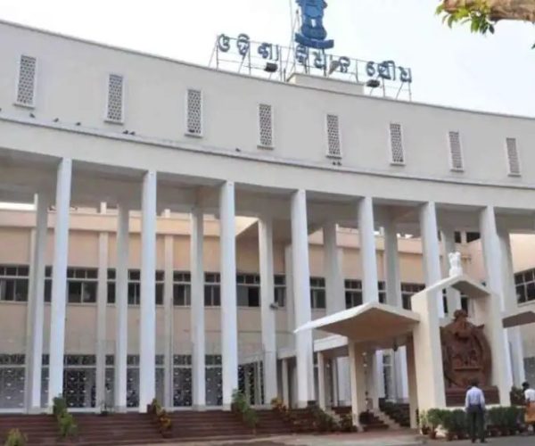 ହଟ୍ଟଗୋଳ ଭିତରେ ପ୍ରସ୍ତାବ ଆଗତ କଲେ ମୁଖ୍ୟମନ୍ତ୍ରୀ