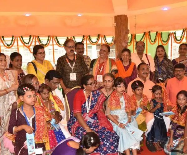 ପ୍ରଥମ ରଜରେ ବିଶ୍ଵ ଓଡ଼ିଆ ପରିବାର,ଦୋଳିରେ ଝୁଲିଲେ ବାଚସ୍ପତି