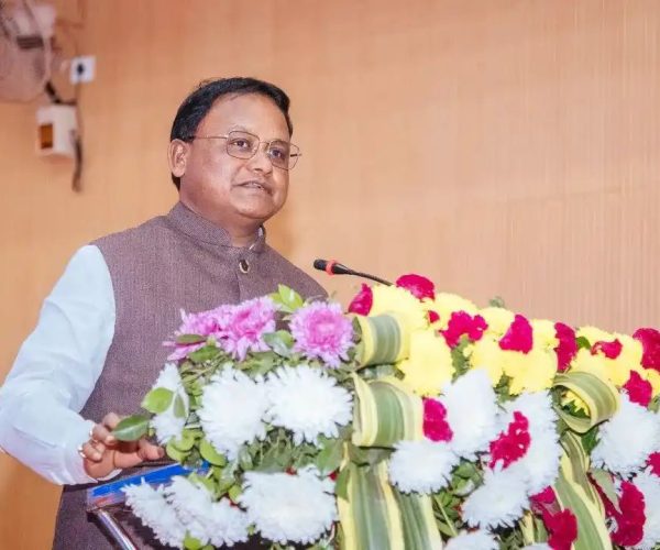 ମୁଖ୍ୟମନ୍ତ୍ରୀଙ୍କ ବଡ ଆକ୍ସନ  ସ୍କୁଲ୍ ବହି ତ୍ରୁଟି ଯୋଗୁଁ ୪ ଜଣ ନିଲମ୍ବିତ ହେଲେ