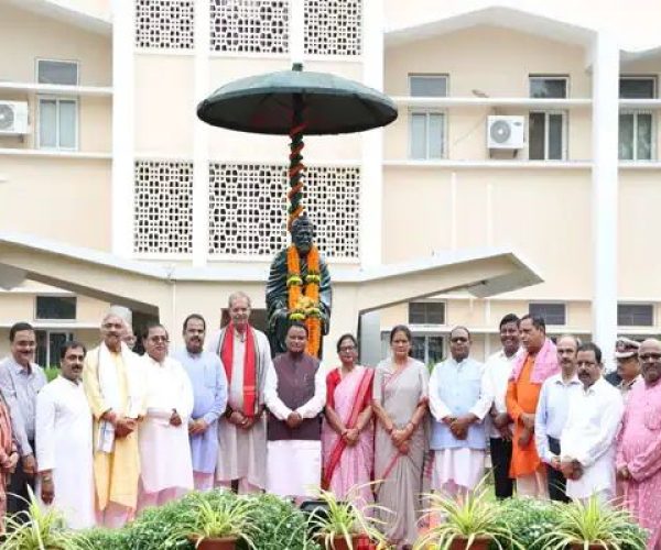 ବିଧାନସଭା ପରିସରରେ ଉତ୍କଳମଣି ପଣ୍ଡିତ ଗୋପବନ୍ଧୁଙ୍କ ଶ୍ରାଦ୍ଧଦିବସ ପାଳିତ