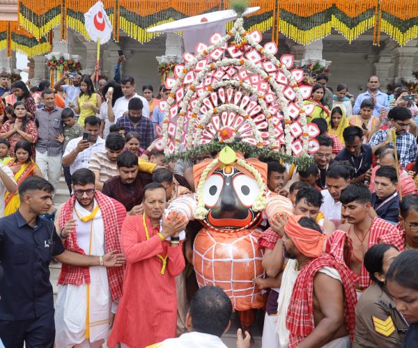 ଅନୁଗୋଳ ରଥଯାତ୍ରା ଉତ୍ସବରେ ସାମିଲ ହେଲେ ନବୀନ ଜିନ୍ଦଲ